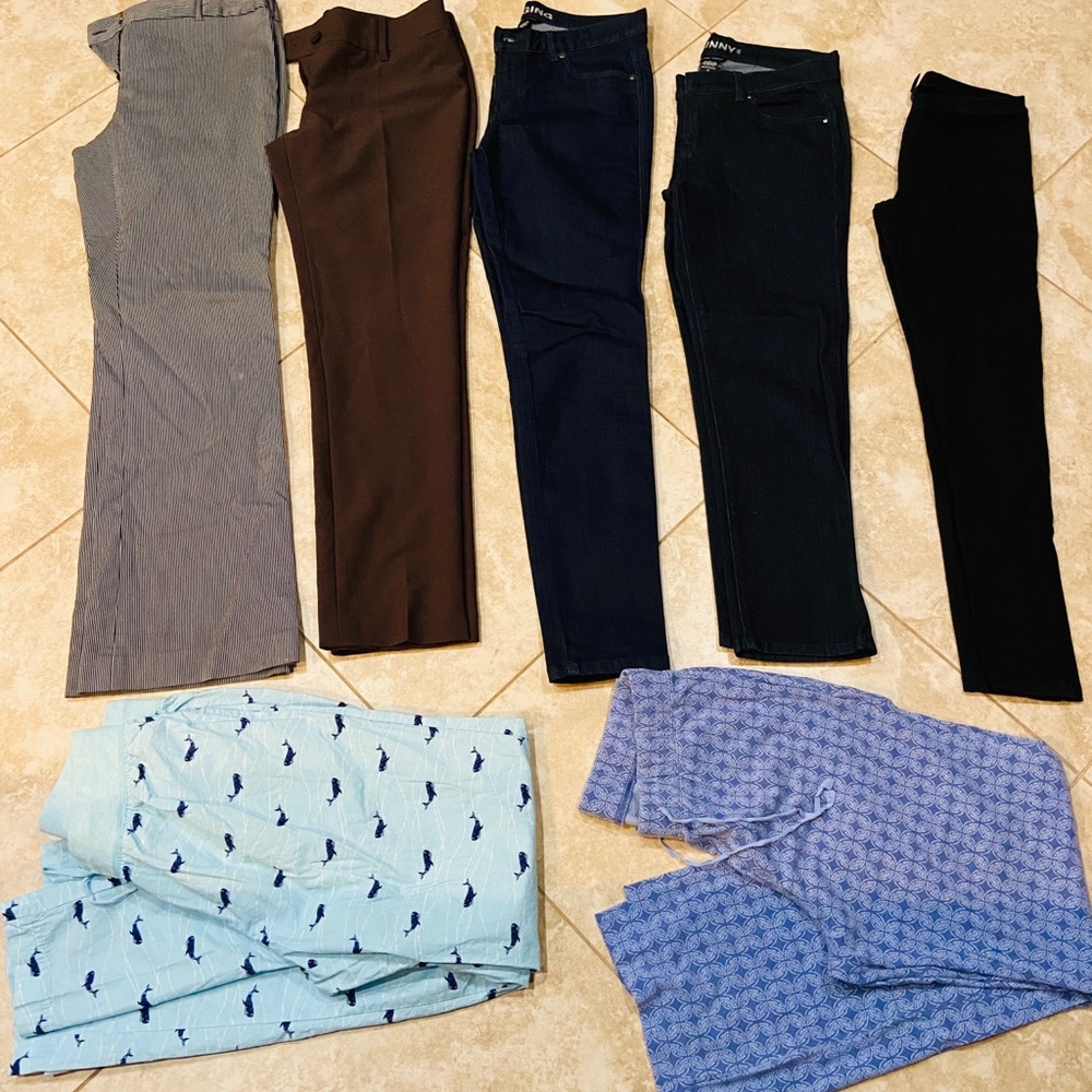 SMALL bundle of women's pants MAKE AN OFFER